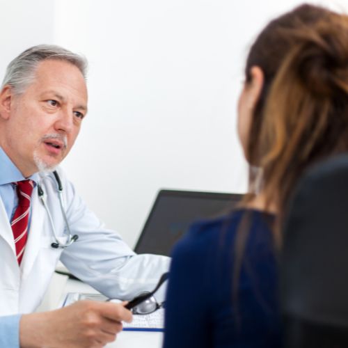 patient talking to a doctor for a medical second opinion